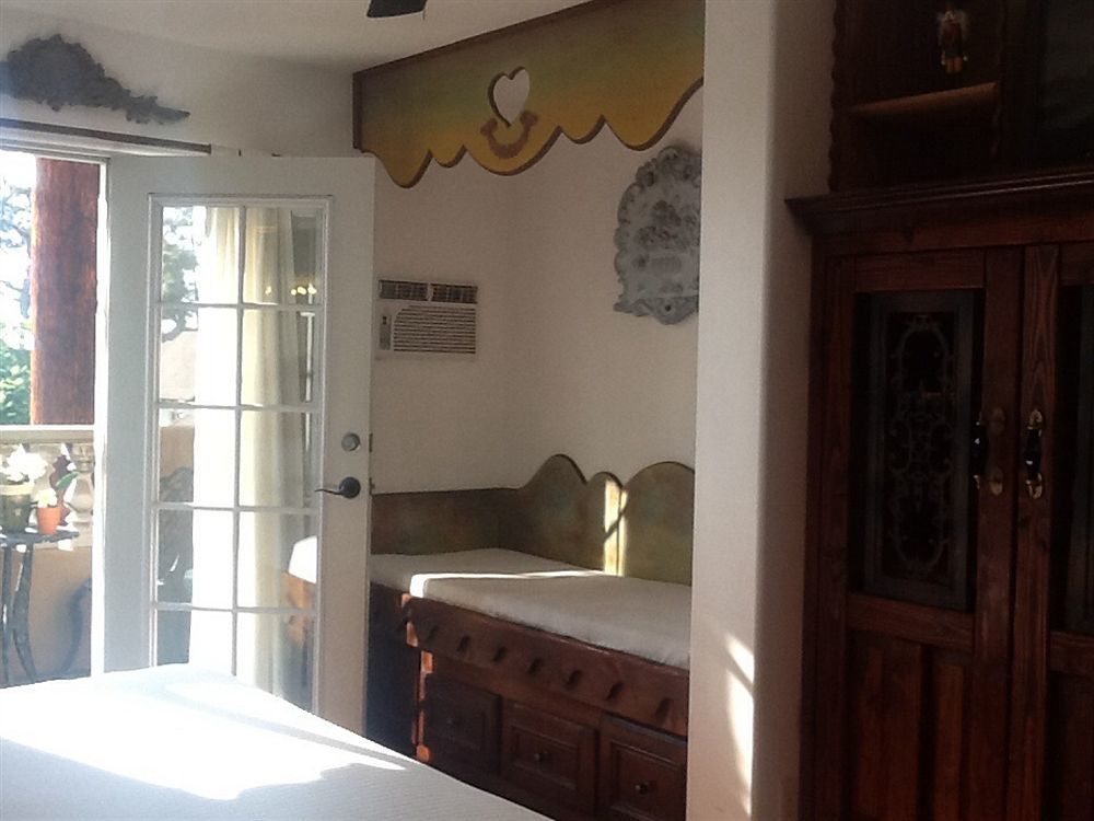 Secret Garden Inn Del Mar Exterior photo
